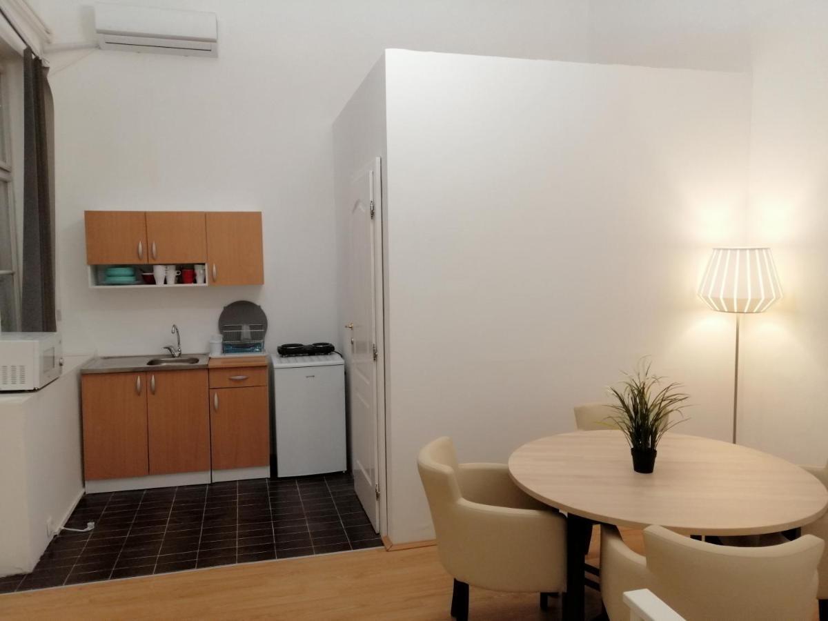 Filinhome Zmaj Jovina Suite Novi Sad Extérieur photo