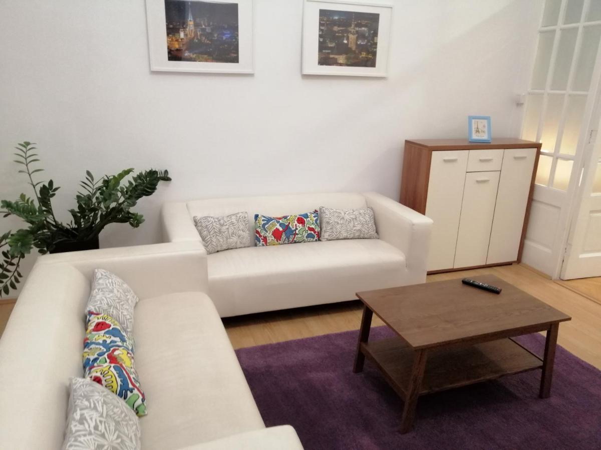Filinhome Zmaj Jovina Suite Novi Sad Extérieur photo