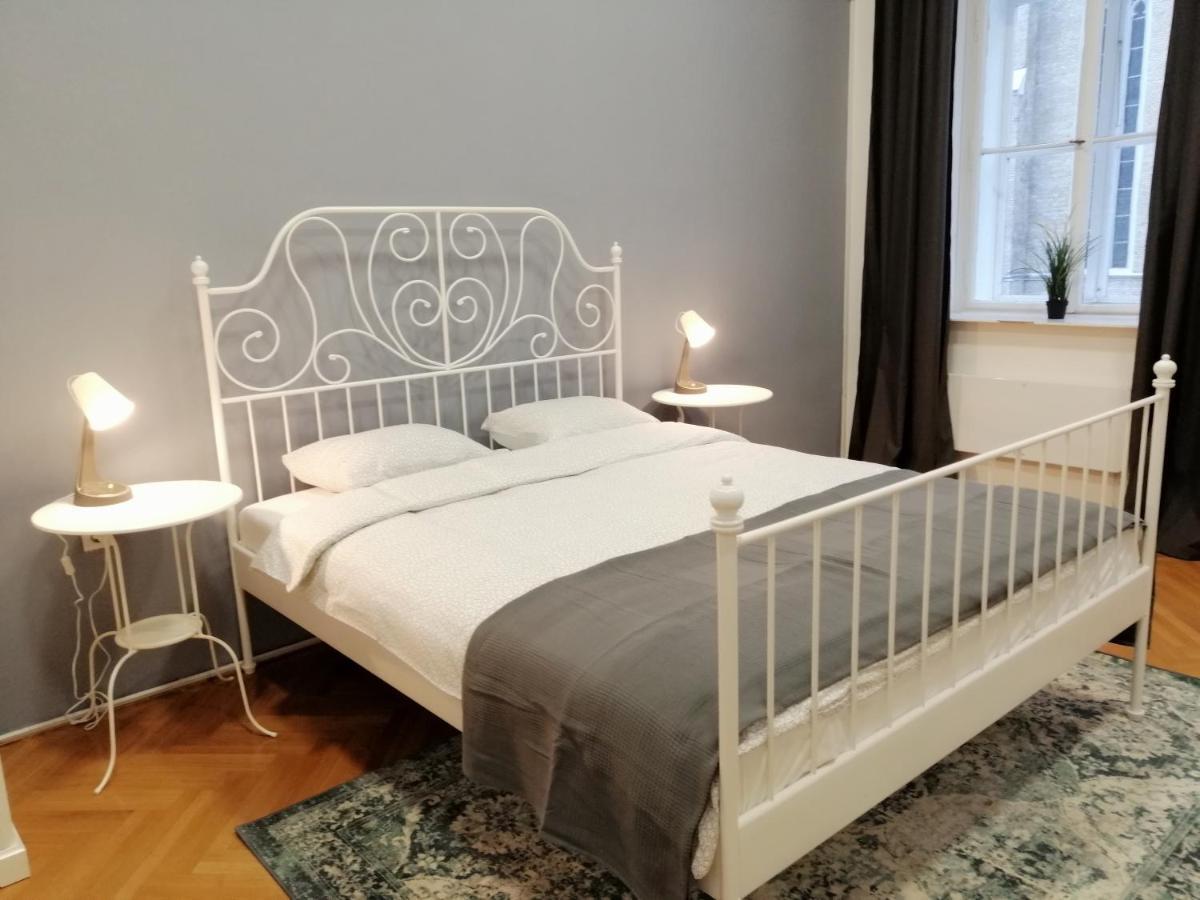 Filinhome Zmaj Jovina Suite Novi Sad Extérieur photo