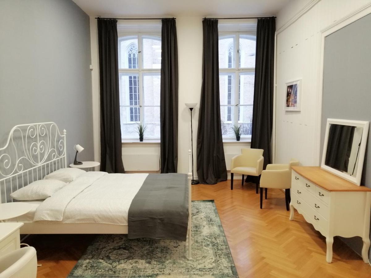 Filinhome Zmaj Jovina Suite Novi Sad Extérieur photo