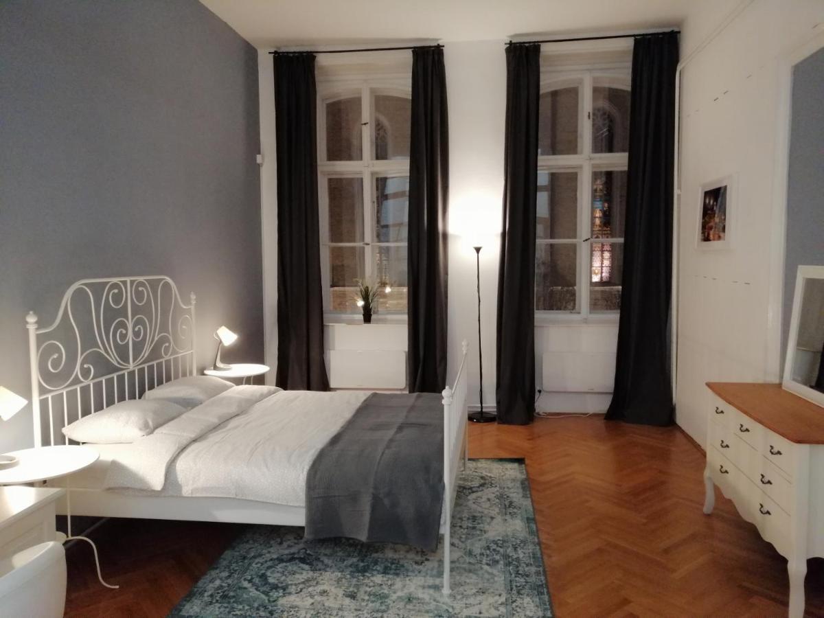 Filinhome Zmaj Jovina Suite Novi Sad Extérieur photo